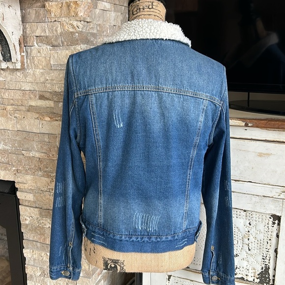 Ashley Vintage Charm sherpa lined distressed blue jean button close jacket - Picture 9 of 16